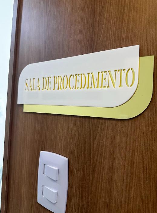 Clínica da Dra. Ionne Darlen em Nova Iguaçu — Sala de procedimento