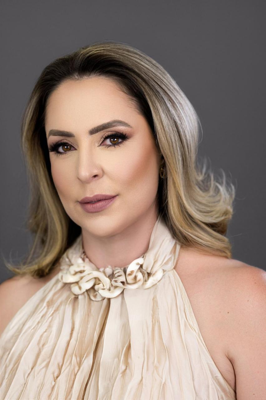 Dra. Ionne Darlen, especialista em cirurgia da face e pálpebras em Nova Iguaçu, RJ